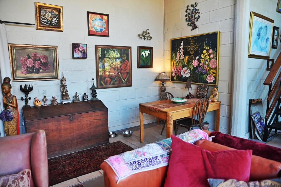 8 Bedroom Property for Sale in Hoekwil Western Cape